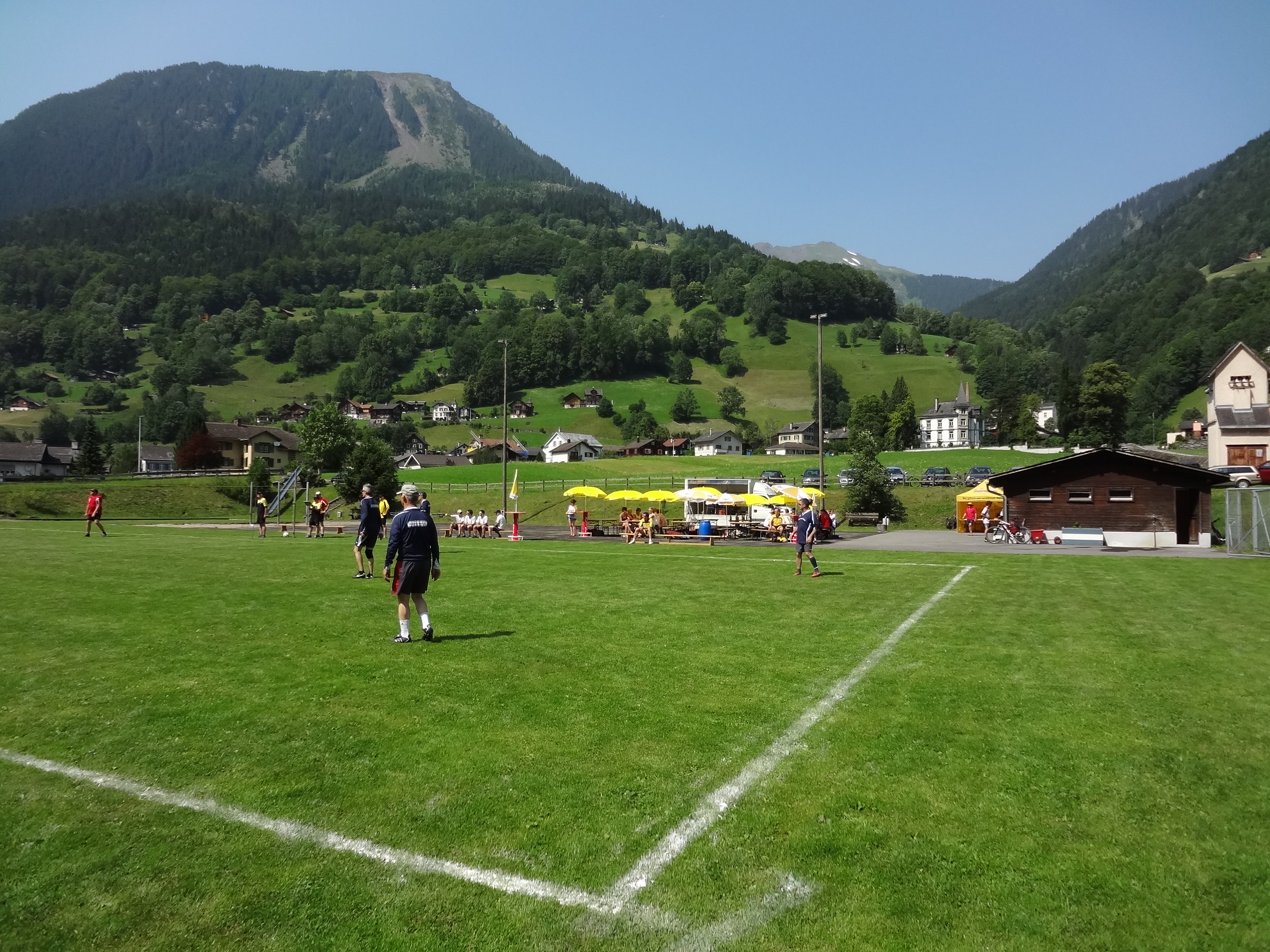 Die Faustballer erfreuten sich über das prächtige Wetter und gute Spiele DSC00756