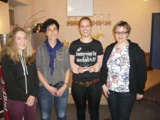 Podest Jahresmeisterschaft (v.l.n.r. Julia Dällenbach & Monika Marti (beide 3. Rang), Priska Bäbler (1. Rang), Andrea Marti (2. Rang) P1100463